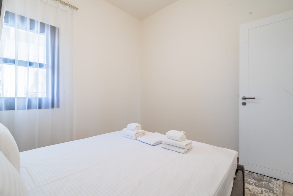 Primestay - Al Andalus JGE Apartments