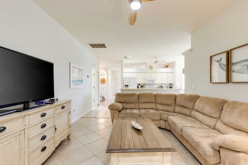 Private Pool, Pond Views, & Bonus Lounge in Gated Naples Community Drive to Dining & Sand