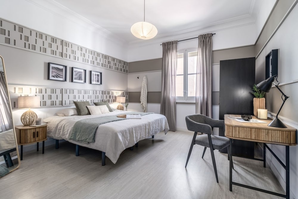Paz - 4 Bedrooms and Terrace in Castellana