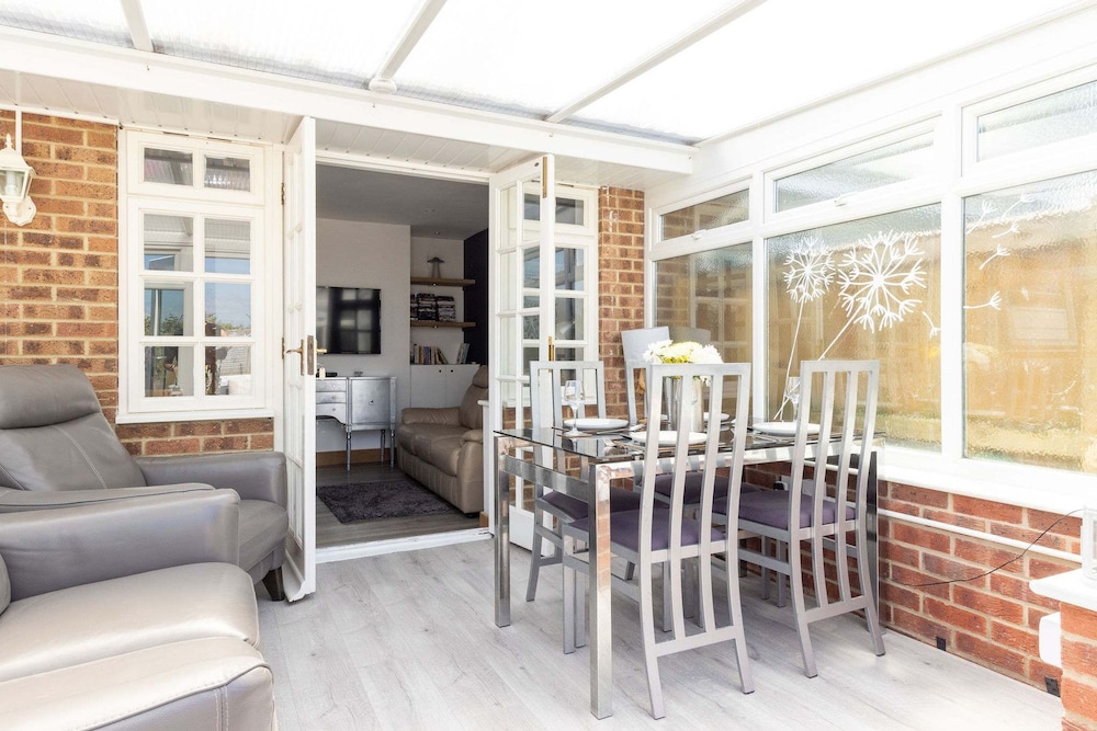Coastal Retreat With Hot Tub Walk to Beach