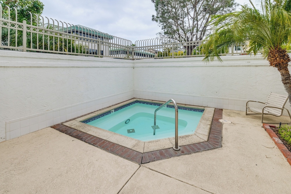 1 Mi to Coast: Family-friendly Gem in Solana Beach