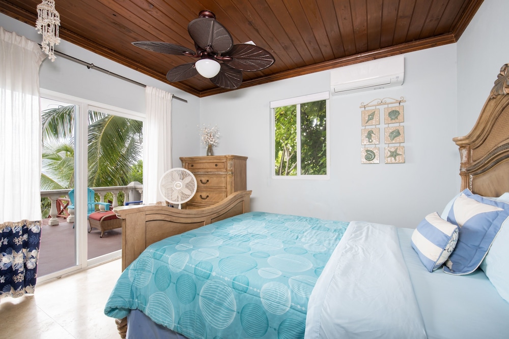 Palisades House 4 Bedroom Home - Property Image 24