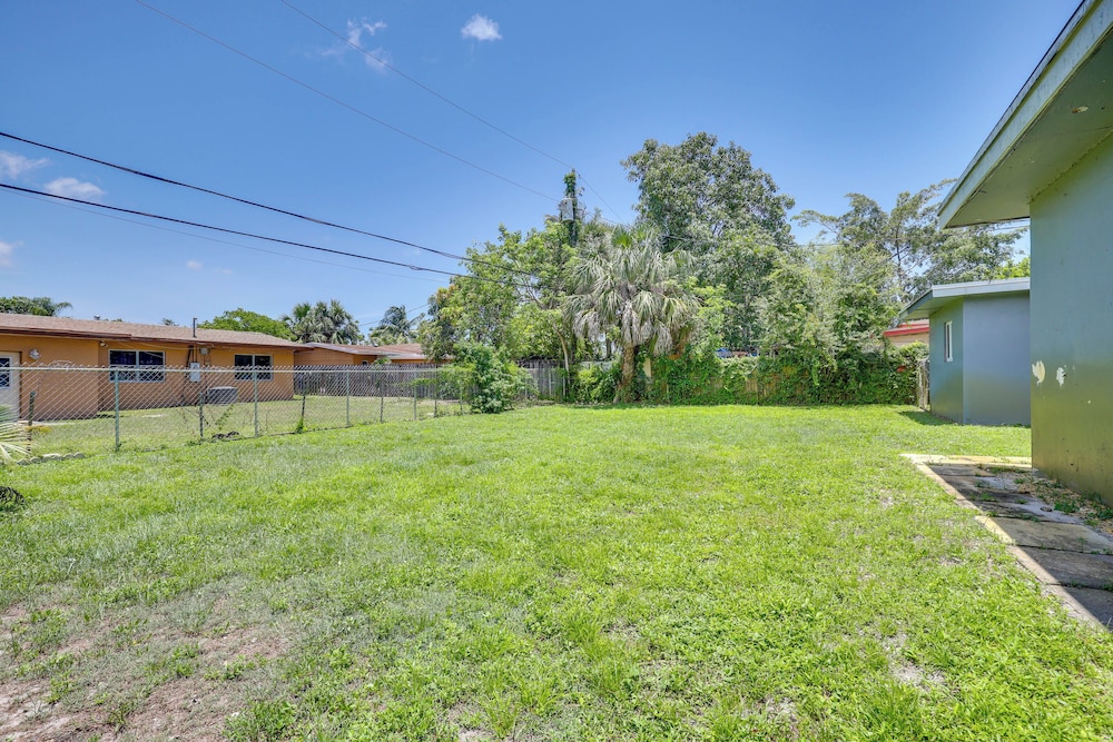 Stay Near Las Olas Beach: Home w/ Fenced Backyard