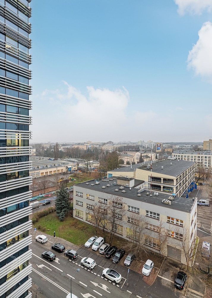 RentPlanet - Grzybowska 85