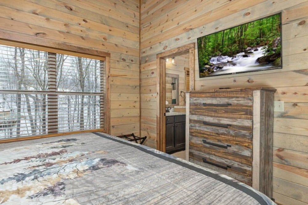 Dreamy Bear Lodge in Gatlinburg