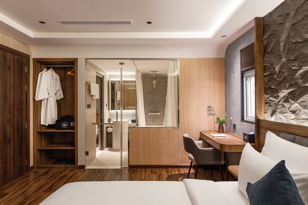 Kin Hotel Thai Van Lung 5