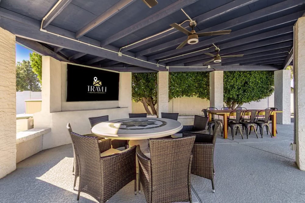 5BR Resort-style Oasis 2 Primary s Cabana Gameroom