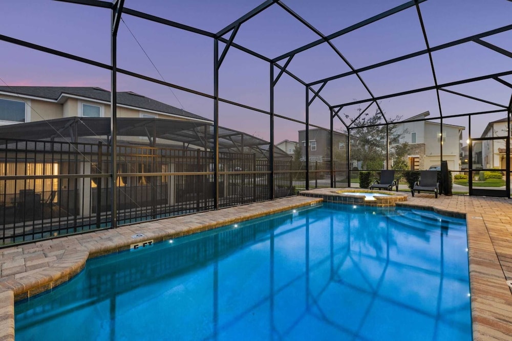 Minutes to Disney Parks + Universal Sleeps 21 w/ Pool, Hot Tub, Game Room