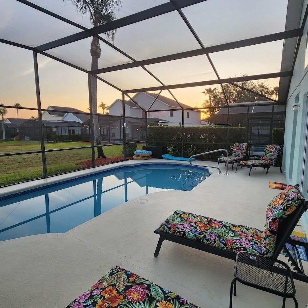 LKB4705AW 4 Bedroom villa in Lake Berkley 4 Home