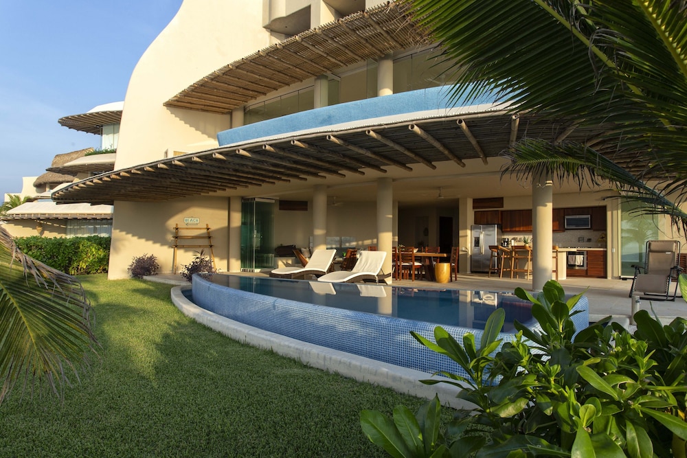 Punta Majahua Condos