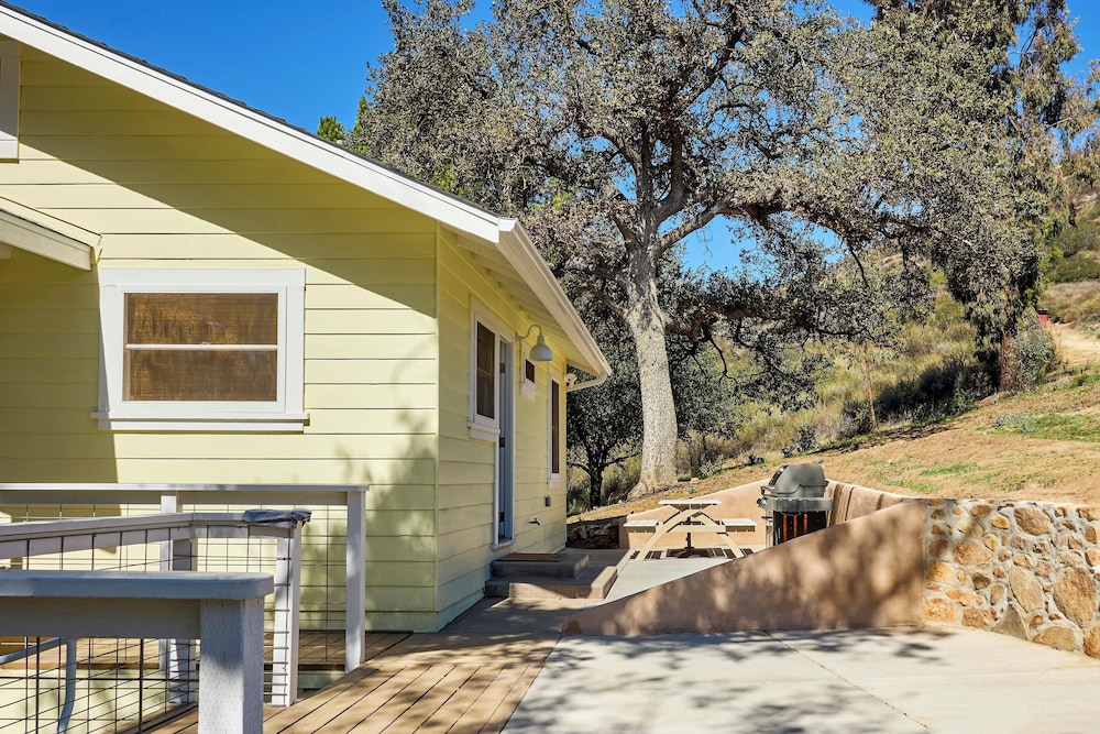 320 Acres: Farmhouse in East County San Diego