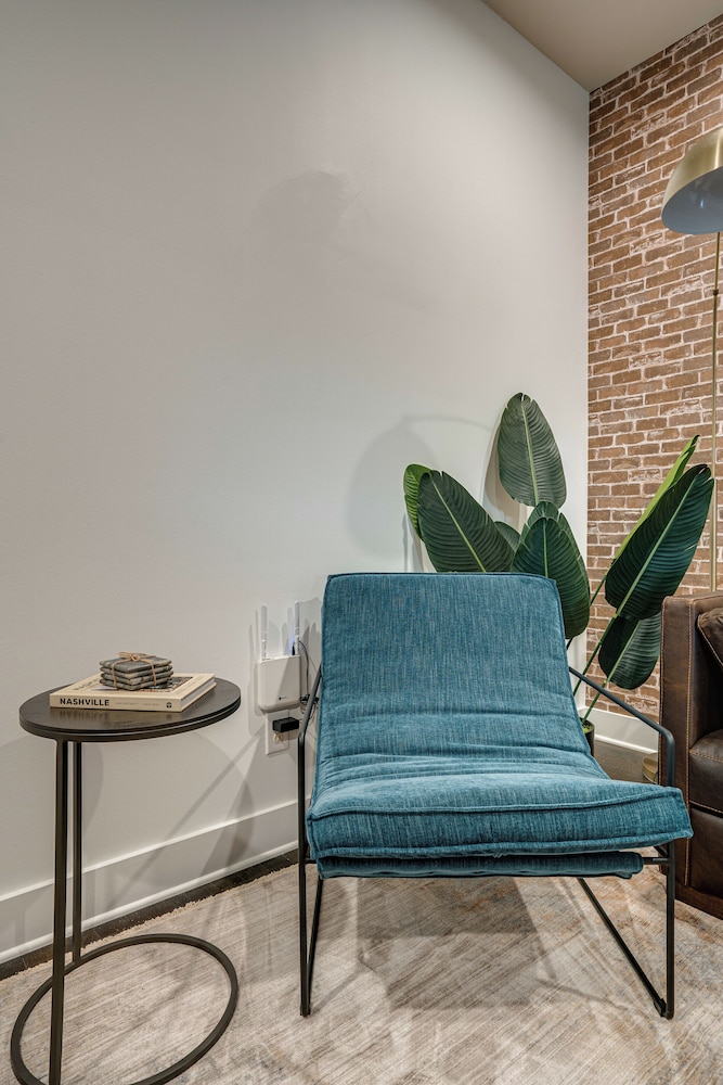 Lofts At 30th - Urban Lodge - Mins to Broadway!