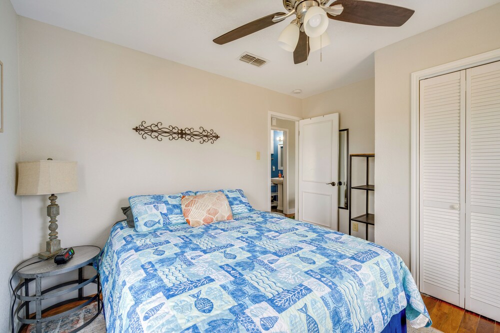 Walk Dtwn: Pet-friendly Townhome in Rockport