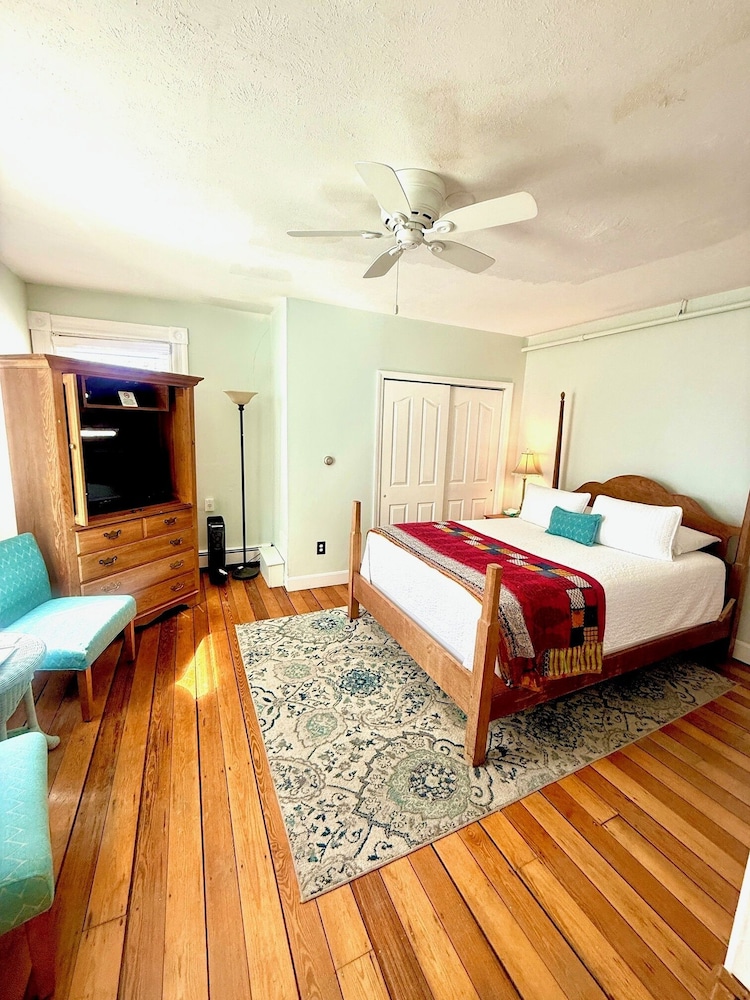 The Glen Cove Hotel & Restaurant