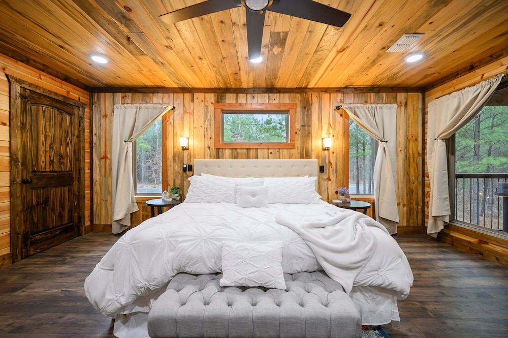 Red Fern Cabin Beauty Awaits