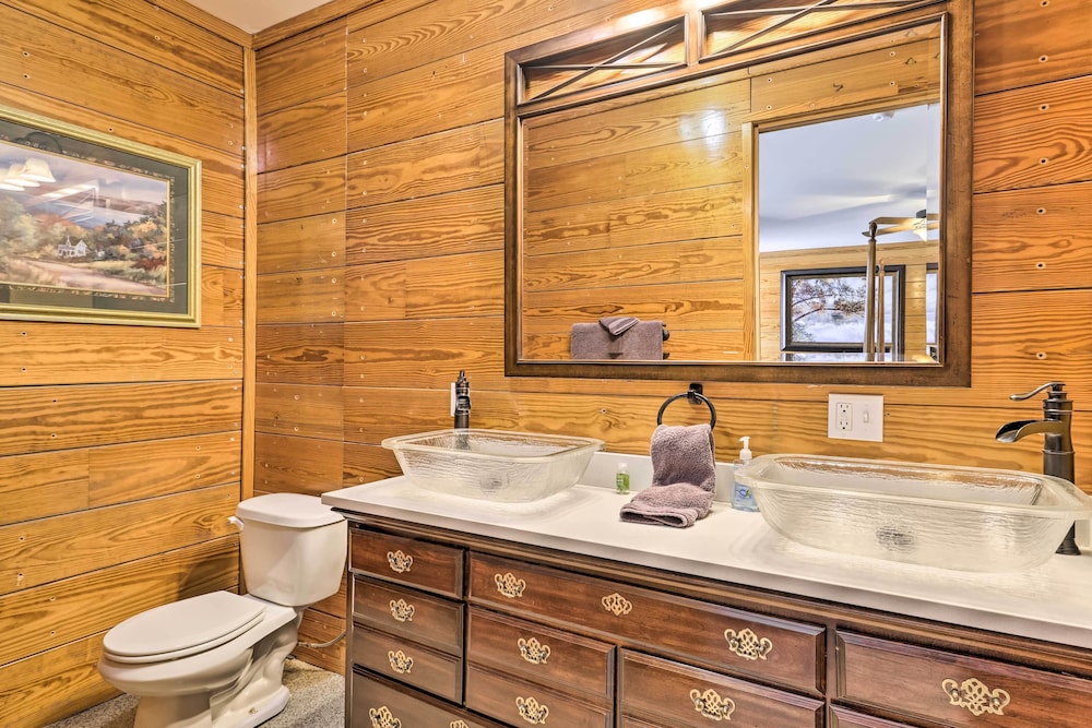 'the Vista' Retreat 30 Mi to Kansas City! - Property Image 1