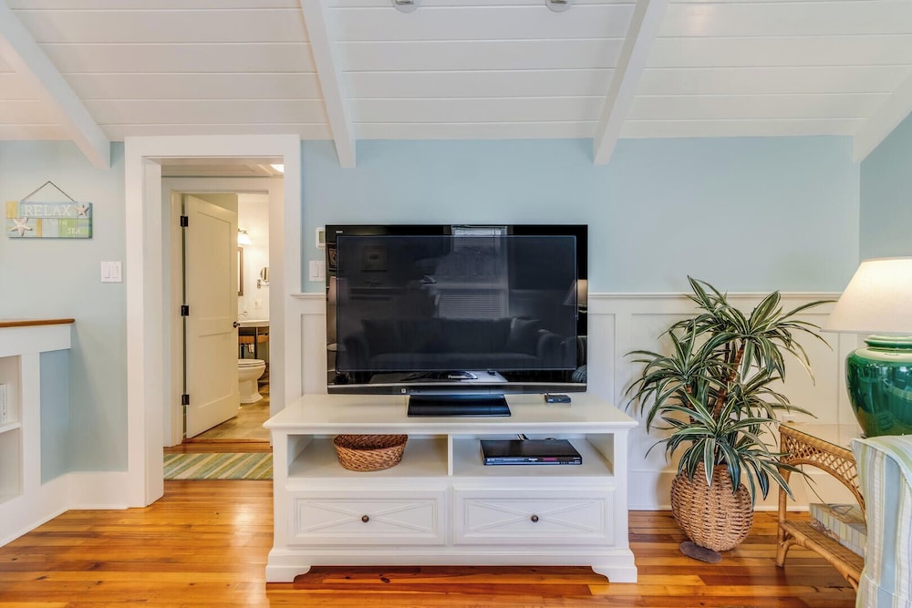Laurel Street 222c