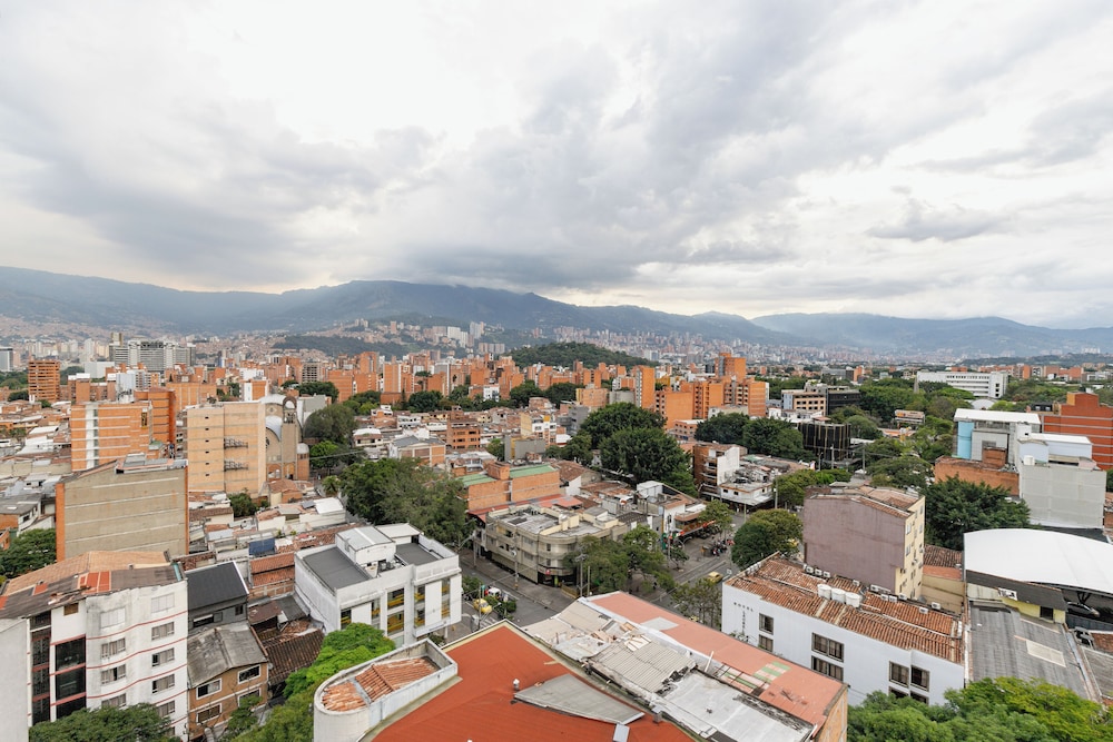 Lovely one bedroom condo in Laureles
