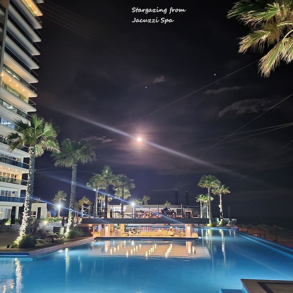 Beachy Condo - 2BR 2B