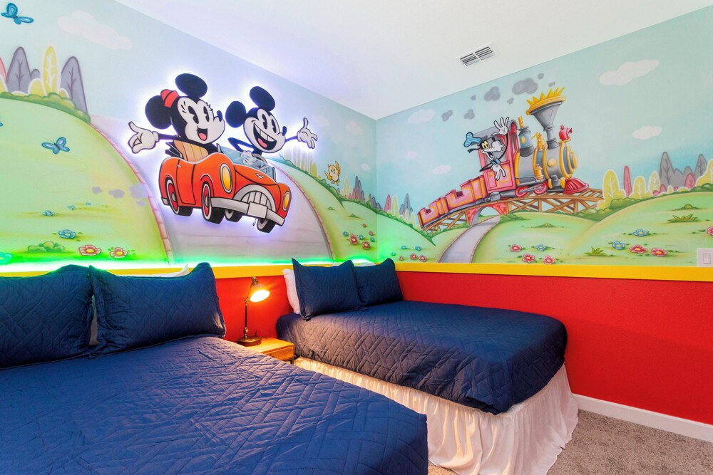 Wonderful 5 Bd Close to Disney Storey Lake 2980 view 5