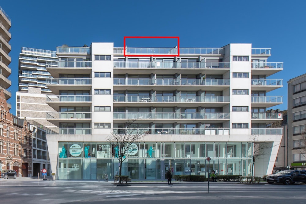 Central Flat With Sunny Terrace