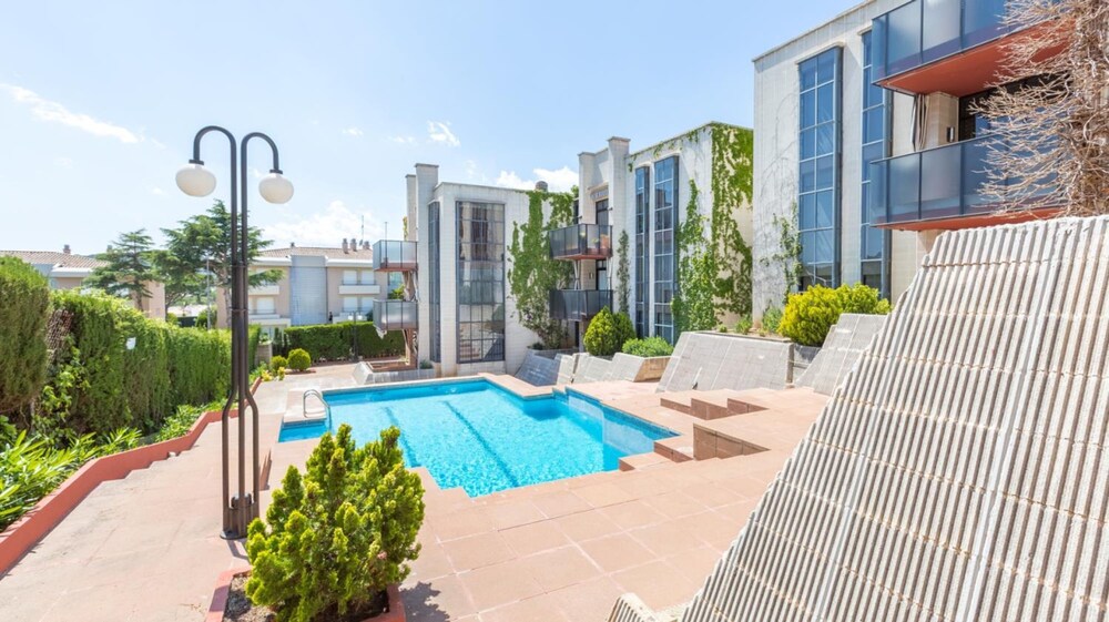 Pineda in Llafranc With 4 Bedrooms and 2 Bathrooms