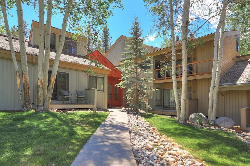 1182 Flying Dutchman 2 Bedroom Condo by RedAwning view 4