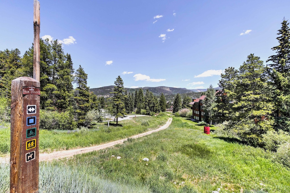 Spacious Breckenridge Condo: Walk to Ski Lifts! view 4