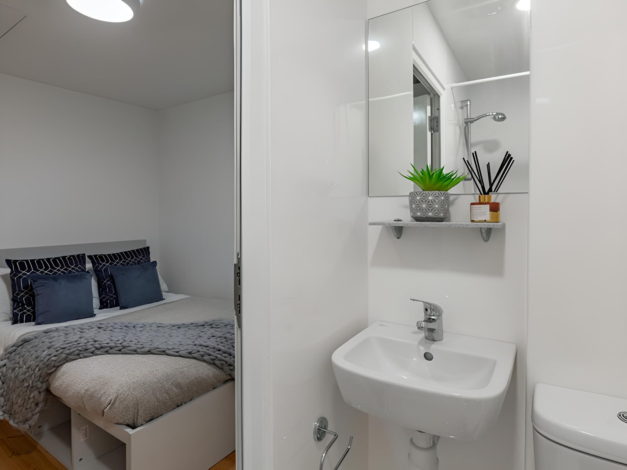 Bolton Vacations - Rooms  Studios for STUDENTS Only BOLTON - Property Image 1
