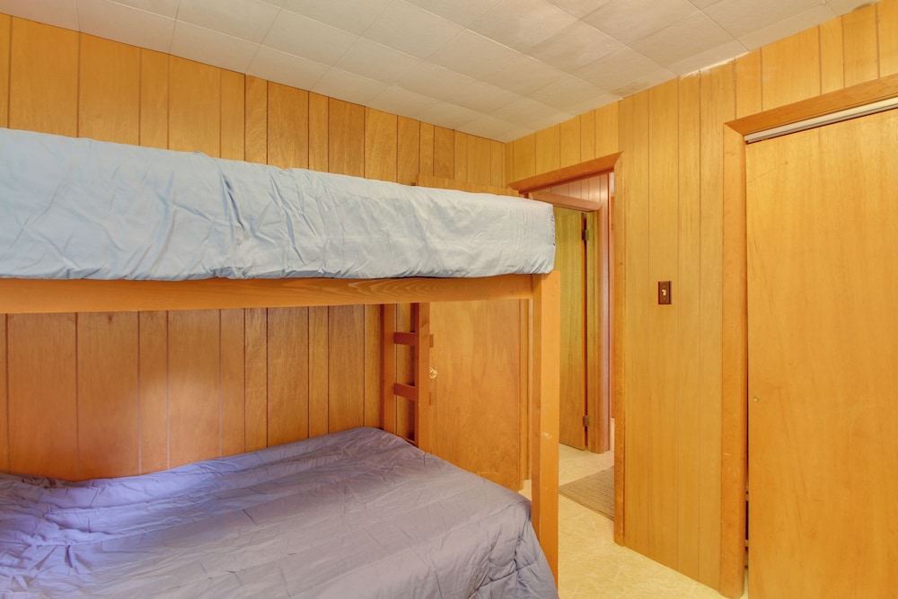 'the Acres' Panther Pond Cabin w/ Beach & Dock!