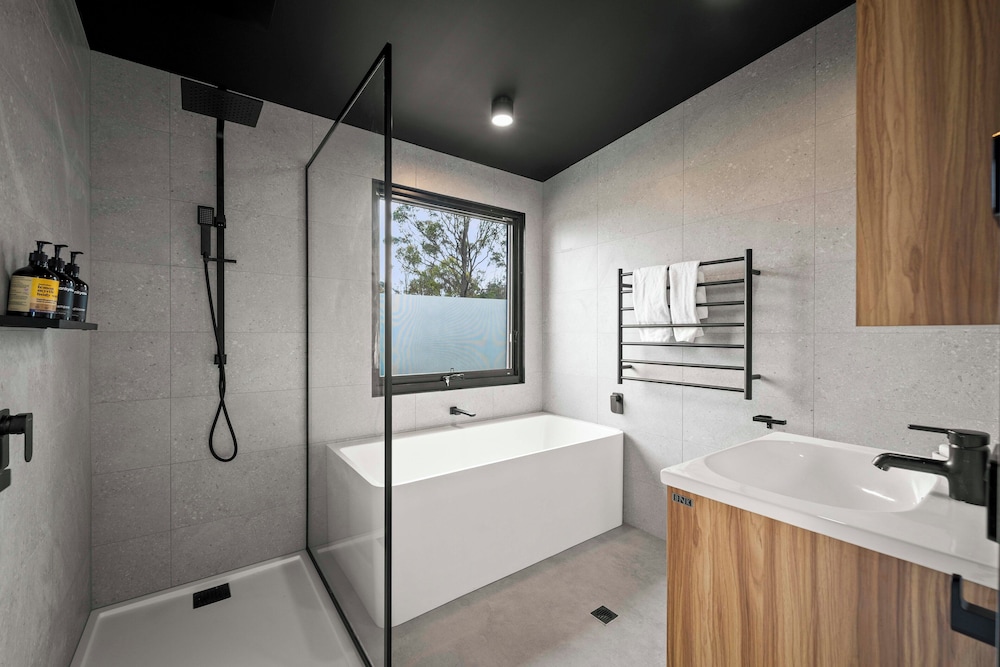 The Outlook on Mount Louis – 1 Bedroom