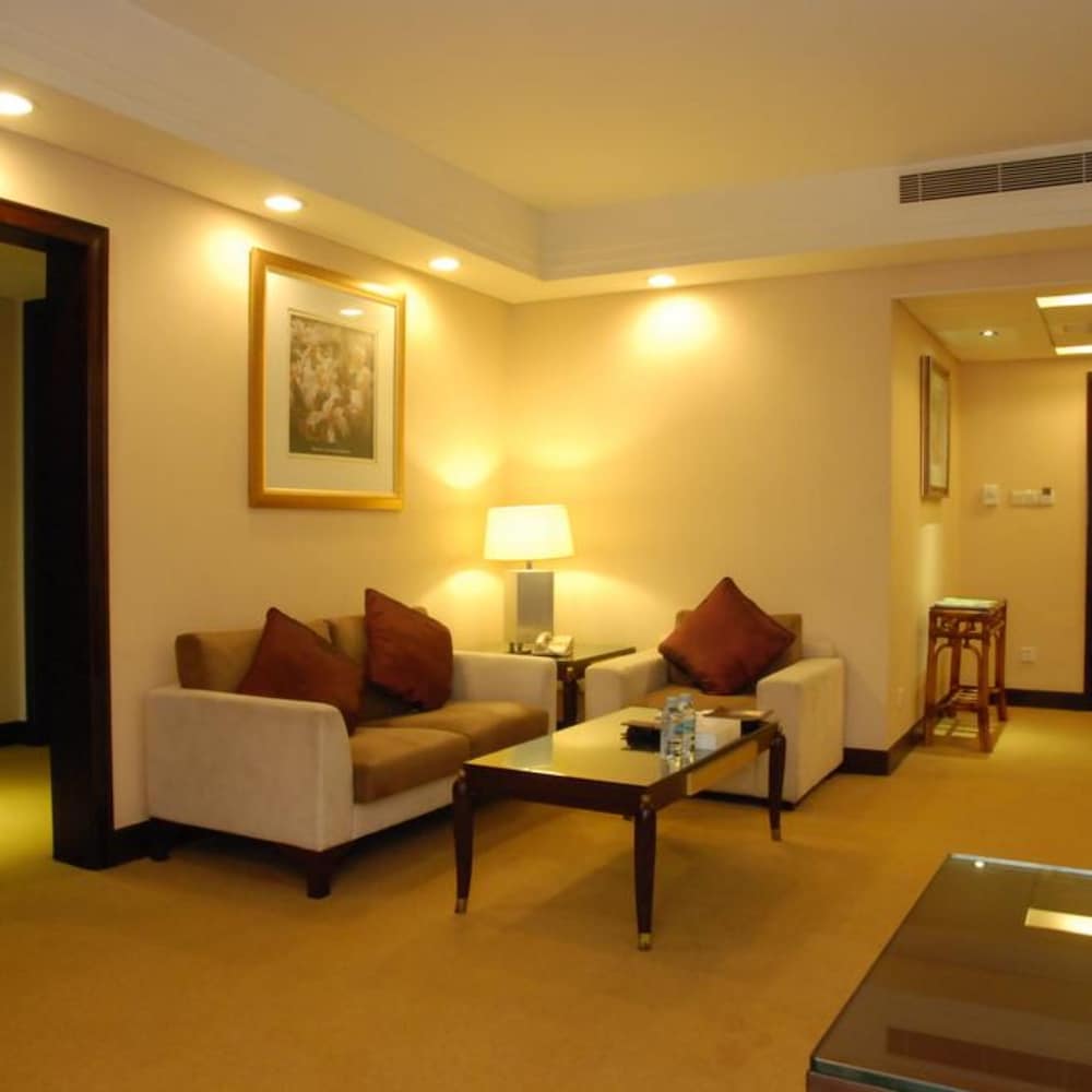 Kande Club Hotel