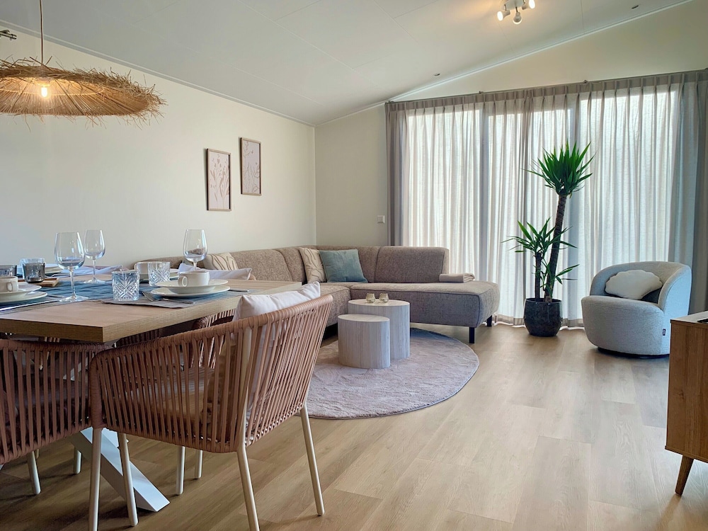 Chalet in Sint Maartenszee Near Sandy Beach