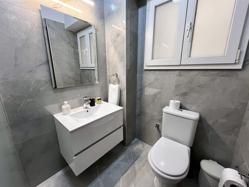02 LIM - Stay Neo Coast Apartment