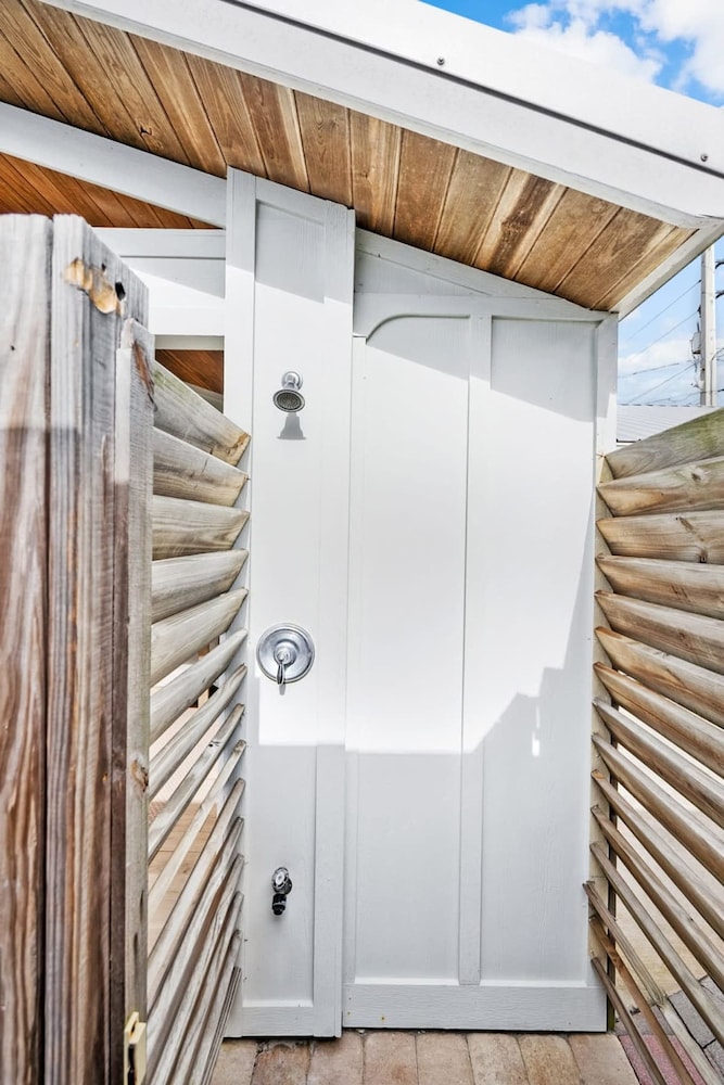 100 Steps to Beach Pool Hot Tub BBQ Playground
