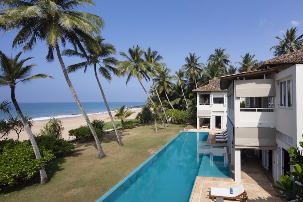 Sri Villas