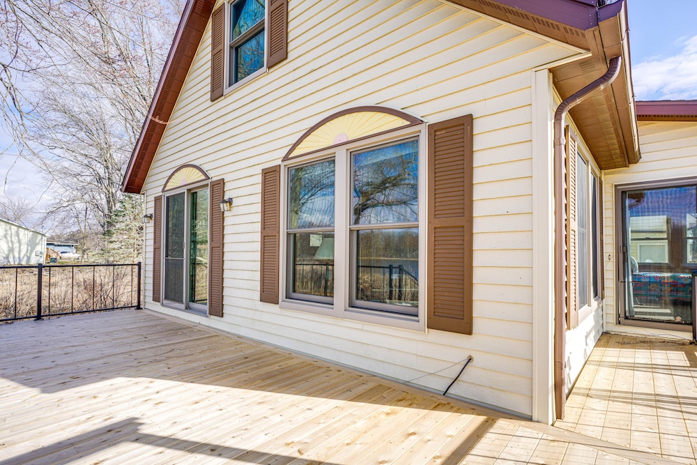 Coldwater Vacations - Waterfront Cottage w/ Dock on Dragon Lake! - Property Image 17