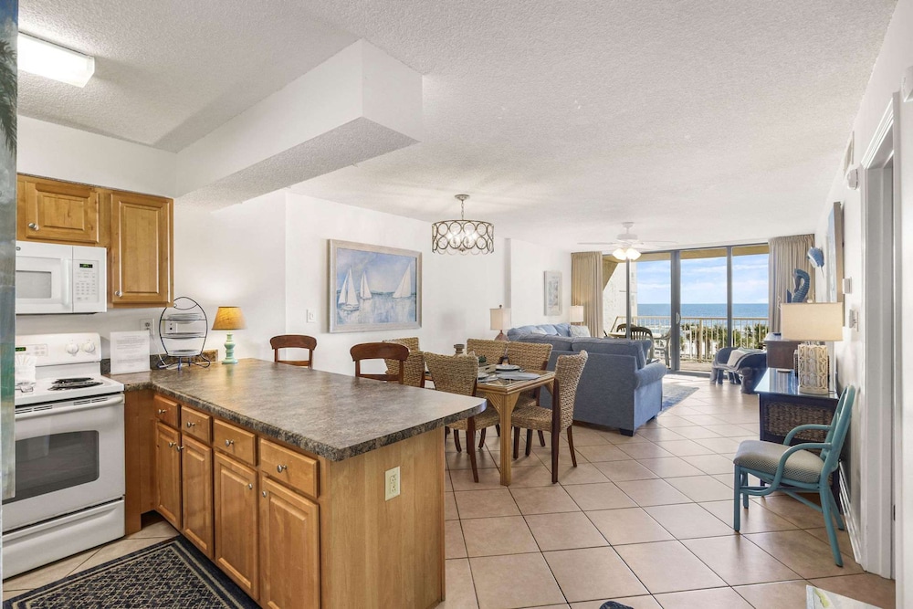 Seaside Beach 5417- Two Bedrooms Waterfront Condo With Pool Sauna Amazing Ocean View Balcony