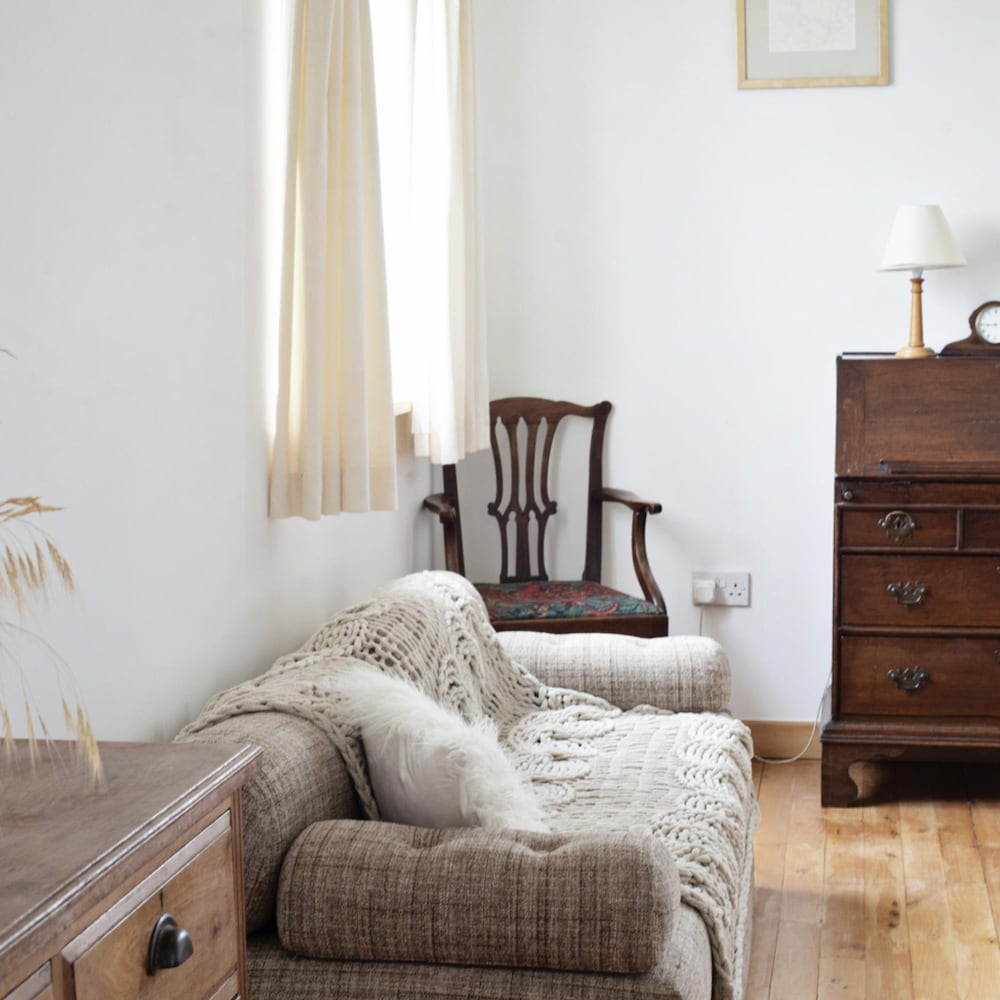 Triskele Detached Characteristic Home Sleeps 10 view 5