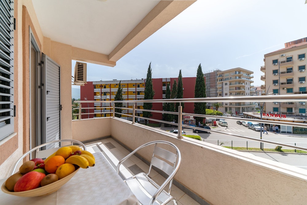 SMS Apartments