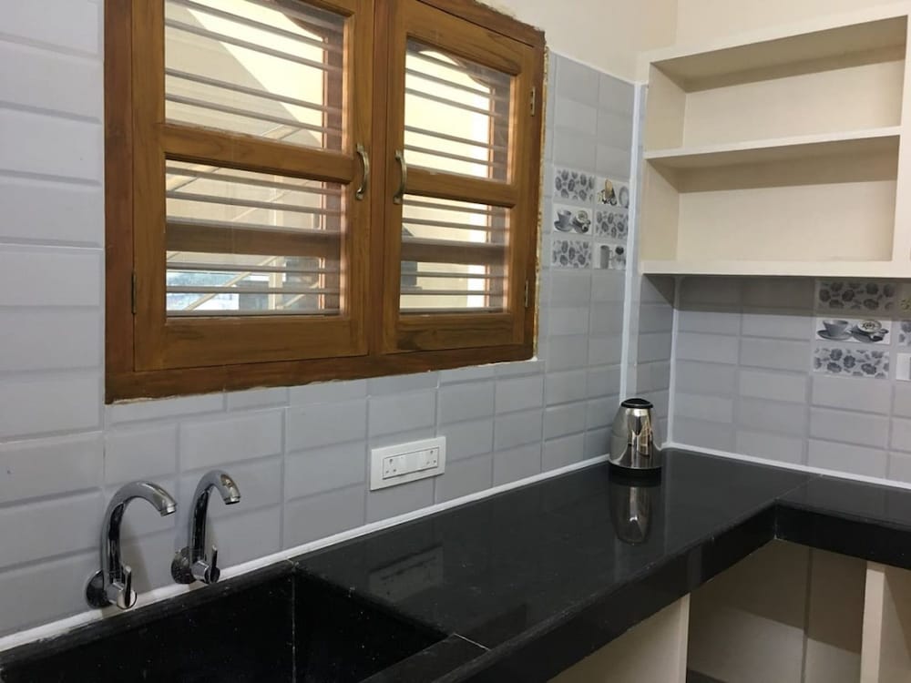 Dea Service Apartment