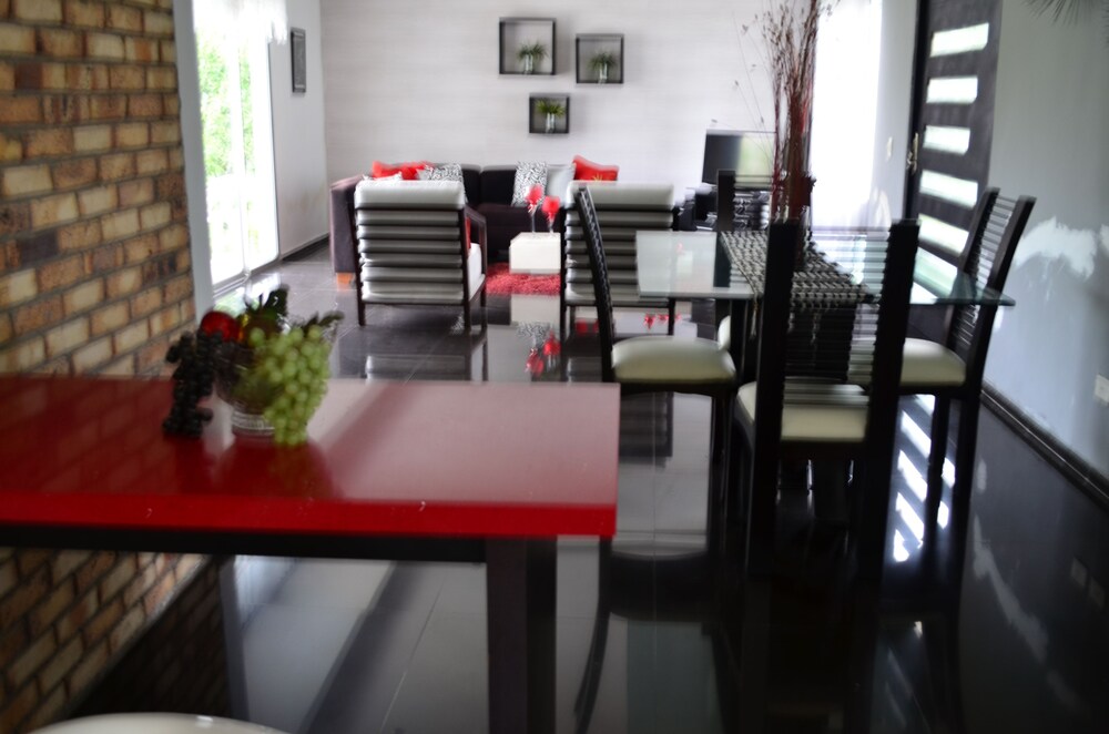 Espectacular chalet con piscina