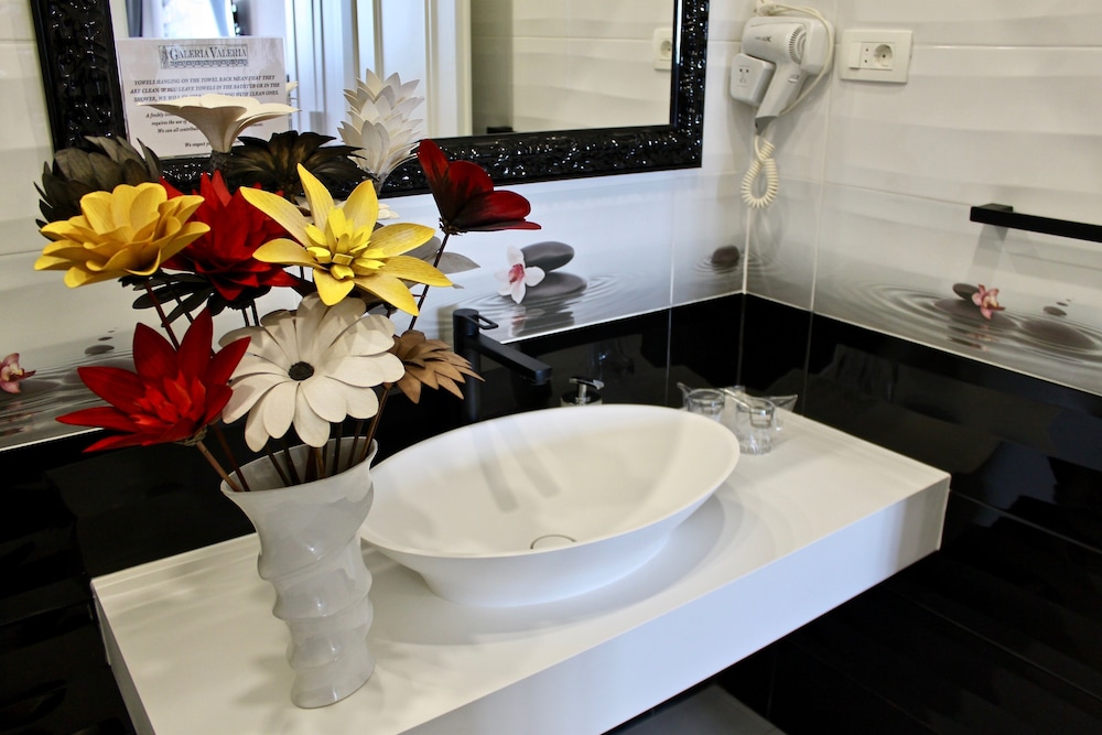 Pietra Negra en Split — bathroom