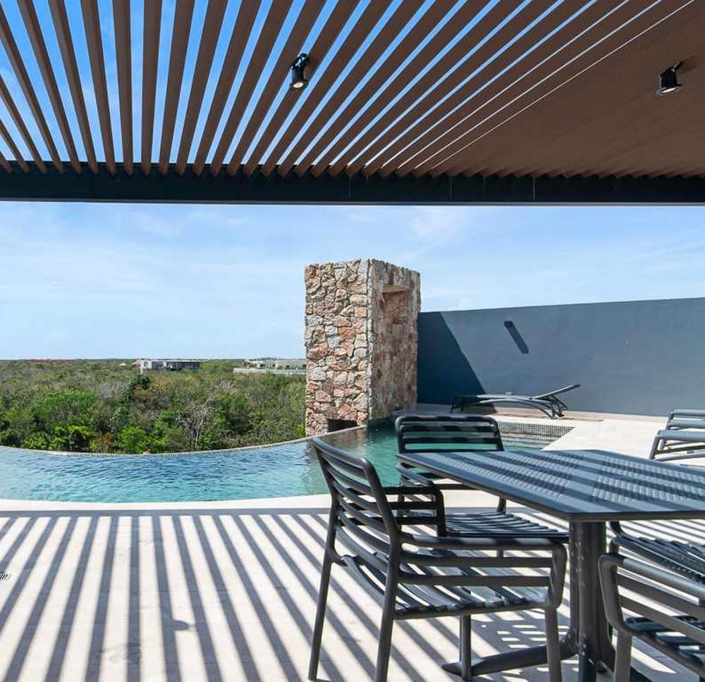 Modern 1 Bedroom Apartment With Luxury Amenities at Paramar Black by Waves