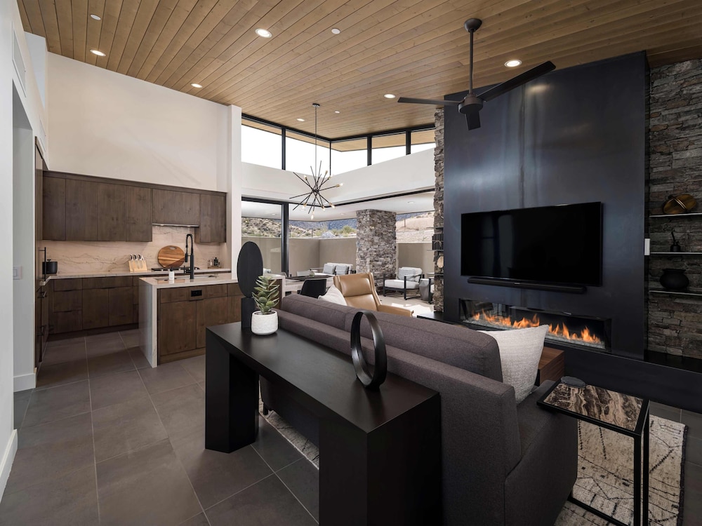Mountain House Lodge at Sereno Canyon