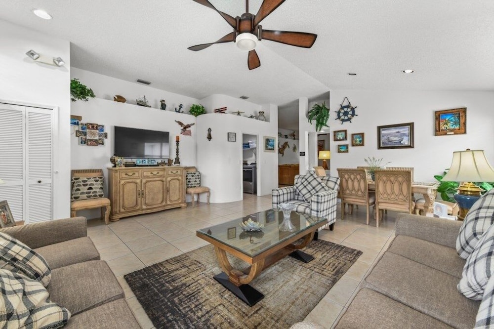 Cozy 3br Home W/ Private Pool Near Disney 3 Bedroom Villa