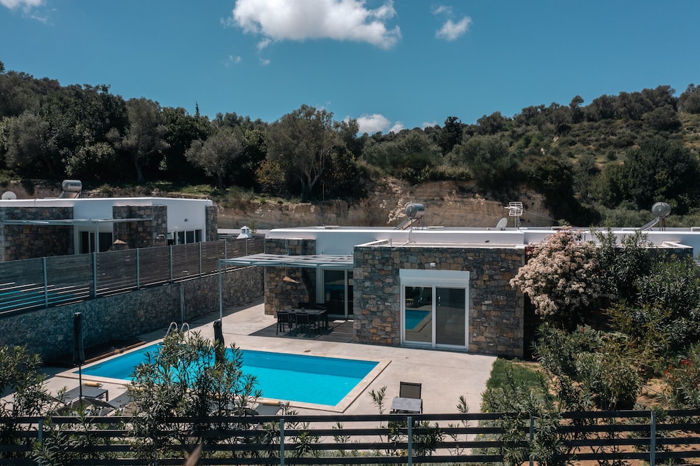 Kalostous Villas