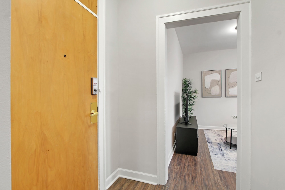 1BR Cozy Apt - Harper 404
