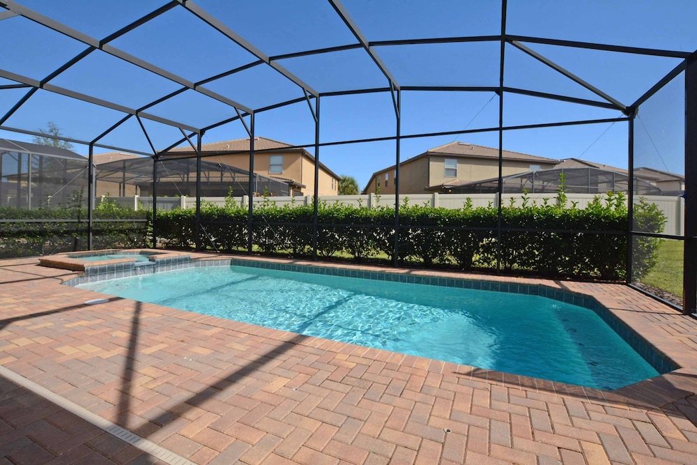 Home 8 Bdrm at Windsor Westside With Top Amenities