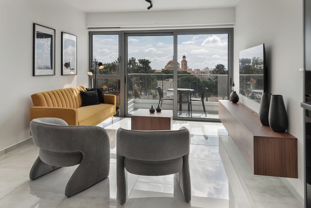 Phaedrus Living Paphos Noir Residence